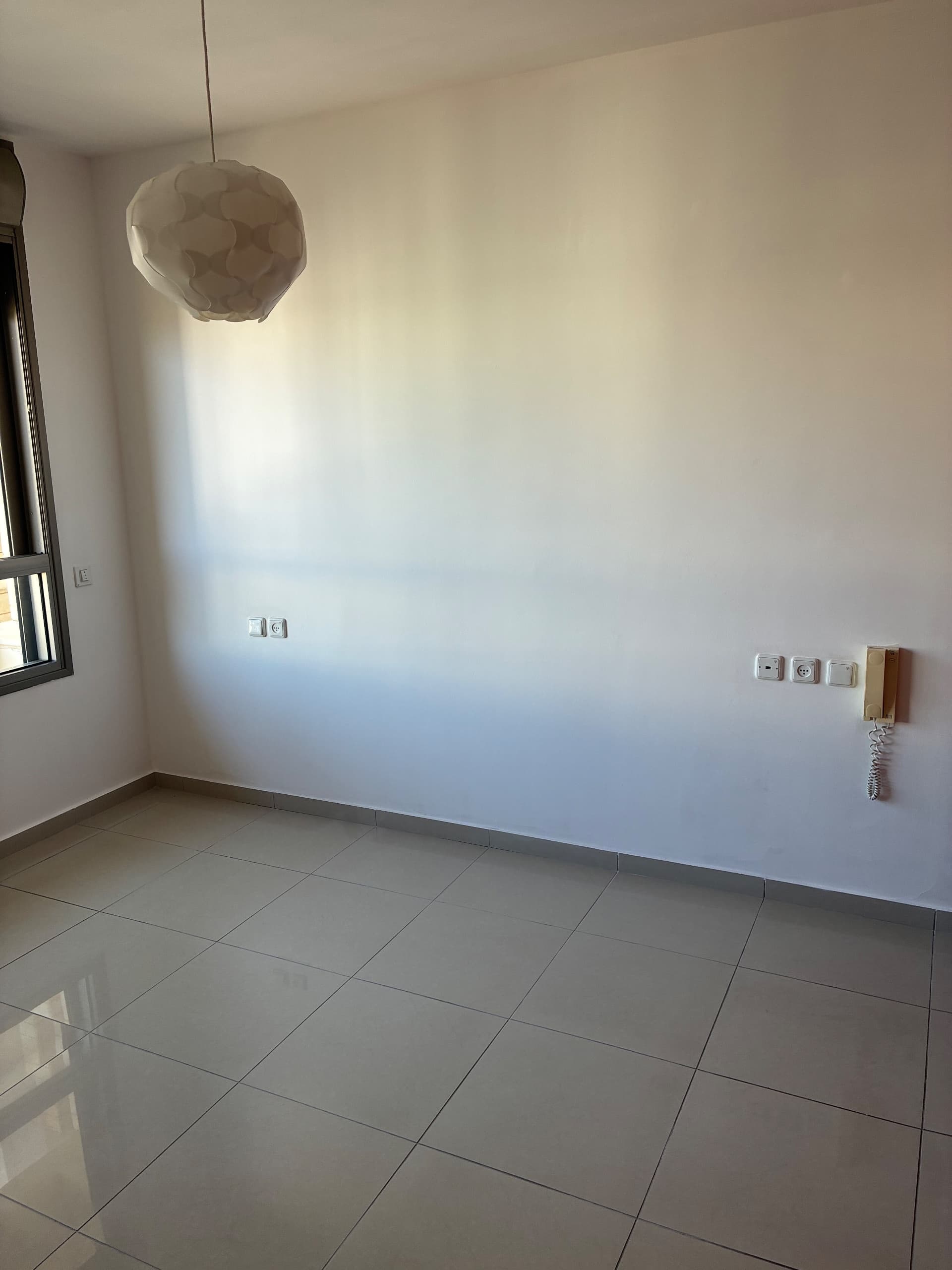 באזורי חן דירת 4 חד 107 מ״ר קומה גבוהה - תמונה 1 מתוך 6